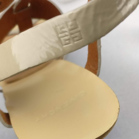 GIVENCHY All Leather Heeled Strappy Minimalist Logo Sandal 7us /5uk - Picture 5 of 9